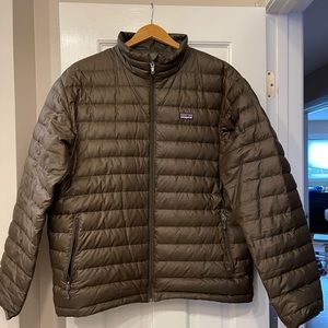 Patagonia Men’s Down Sweater Size Large in Walnut